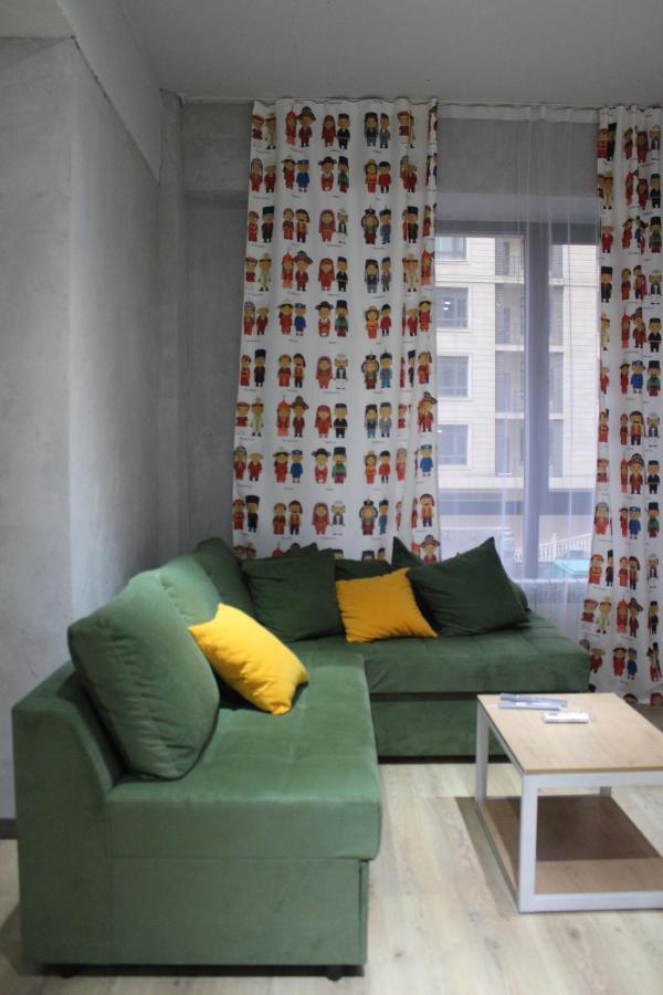 Izzzi Hostel Bichkek Extérieur photo